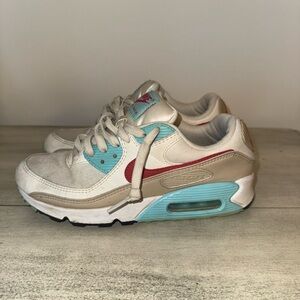 Women’s 8.5 Nike Air Max